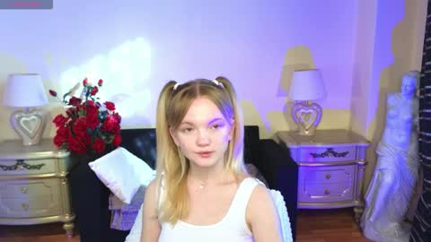 Snapshot of roses_kate chatting on 09/24/25, 05:00 Sweety Kate online show from 09/24/25, 05:00