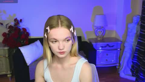 Snapshot of roses_kate chatting on 10/05/25, 04:33 Sweety Kate online show from 10/05/25, 04:33