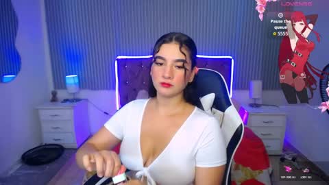 Snapshot of roses_liittle_ chatting on 04/08/26, 05:07 roses_liittle_ online show from 04/08/26, 05:07