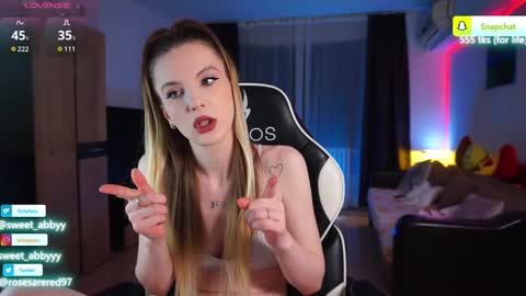 Snapshot of rosesarered97 chatting on 02/16/26, 08:16 Abbygail online show from 02/16/26, 08:16