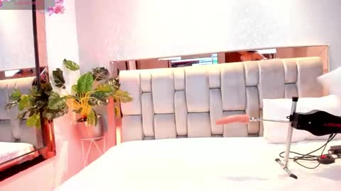 Rose online show from 09/20/25, 05:19