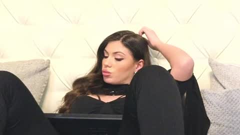 Gabriela online show from 01/17/25, 10:11