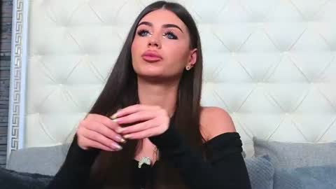 Snapshot of rosevanessa chatting on 06/11/26, 05:49 Gabriela online show from 06/11/26, 05:49