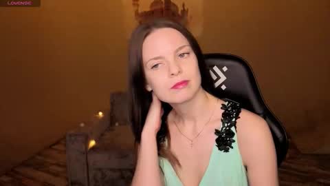 Snapshot of rosewaulhgberg chatting on 02/16/26, 01:24 Rosse online show from 02/16/26, 01:24