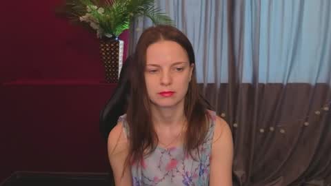 Snapshot of rosewaulhgberg chatting on 04/14/26, 02:17 Rosse online show from 04/14/26, 02:17