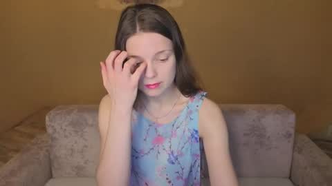 Snapshot of rosewaulhgberg chatting on 04/16/26, 02:12 Rosse online show from 04/16/26, 02:12