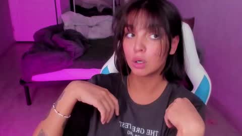 Roshelle online show from 01/22/25, 10:59