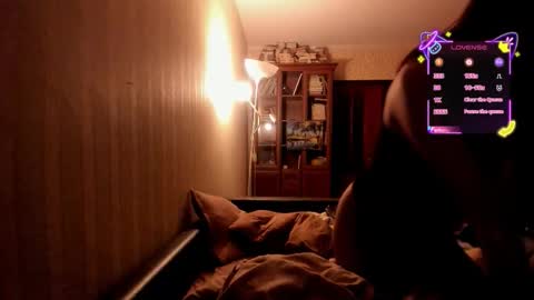 Roshelle online show from 10/27/25, 05:06