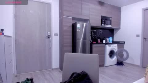 Roshelle online show from 11/22/25, 02:05