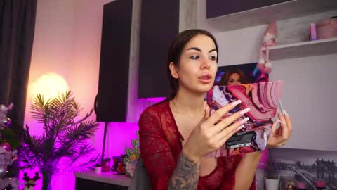 Snapshot of roshen_amira chatting on 12/23/24, 08:36 Amii online show from 12/23/24, 08:36