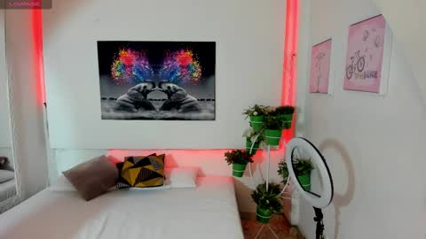 rosi_cooper online show from 02/25/25, 10:47