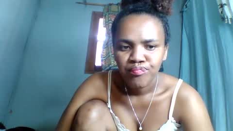 Snapshot of rosia22 chatting on 09/25/25, 06:39 rosia22 online show from 09/25/25, 06:39