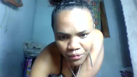 Snapshot of rosia22 chatting on 10/02/25, 04:03 rosia22 online show from 10/02/25, 04:03