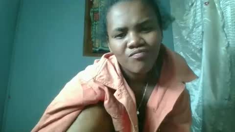 Snapshot of rosia22 chatting on 10/06/25, 12:46 rosia22 online show from 10/06/25, 12:46