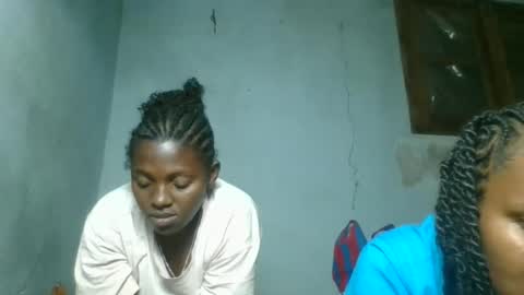 Snapshot of rosia22 chatting on 10/12/25, 05:56 rosia22 online show from 10/12/25, 05:56