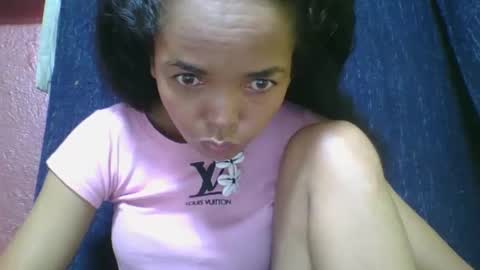 rosia685234 online show from 02/26/25, 08:48