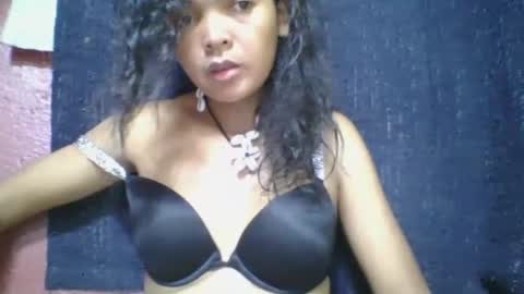 rosia685234 online show from 03/04/25, 11:40