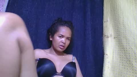 rosia685234 online show from 10/08/25, 07:00