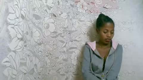 rosia online show from 10/28/25, 02:04