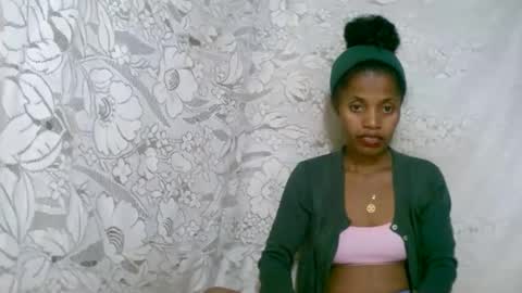 Snapshot of rosiahot1 chatting on 12/15/25, 11:03 rosia online show from 12/15/25, 11:03