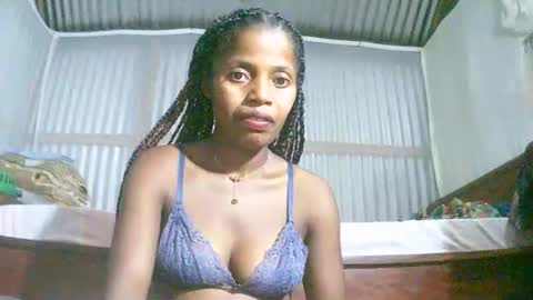 Snapshot of rosiahot1 chatting on 05/05/26, 02:36 rosia online show from 05/05/26, 02:36
