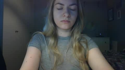 Snapshot of rosie_june chatting on 04/28/26, 06:51 Rosie online show from 04/28/26, 06:51