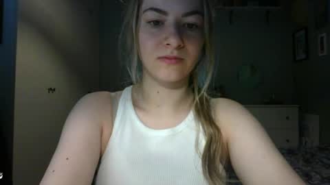 Snapshot of rosie_june chatting on 05/05/26, 06:43 Rosie online show from 05/05/26, 06:43
