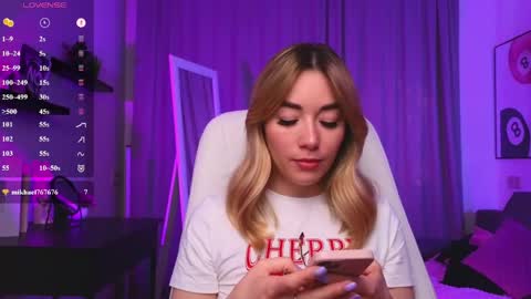 Snapshot of rosie_mac chatting on 06/08/26, 01:09 Rosie online show from 06/08/26, 01:09