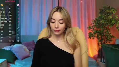 Snapshot of rosie_mac chatting on 07/03/26, 01:23 Rosie online show from 07/03/26, 01:23