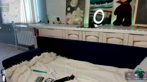 Snapshot of rosie_roberts chatting on 03/23/26, 09:24 Rose online show from 03/23/26, 09:24
