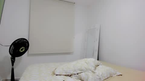 Snapshot of rosiegirl_ chatting on 03/15/26, 03:01 Rosie Independent model online show from 03/15/26, 03:01