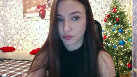 Snapshot of rosierosa chatting on 01/14/25, 12:24 Rosie is waiting for YOU online show from 01/14/25, 12:24
