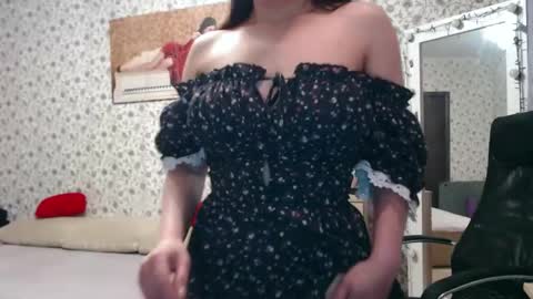 Snapshot of rosierosa chatting on 03/02/25, 03:27 Rosie is waiting for YOU online show from 03/02/25, 03:27
