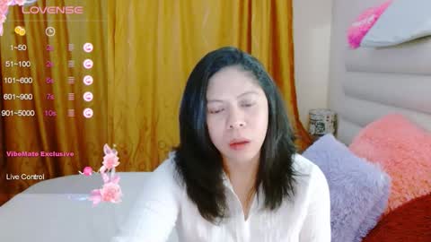 Snapshot of rositaredred chatting on 11/18/25, 04:39 ROSE online show from 11/18/25, 04:39
