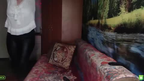 Snapshot of rositasky chatting on 12/26/24, 10:52 RositaSky online show from 12/26/24, 10:52