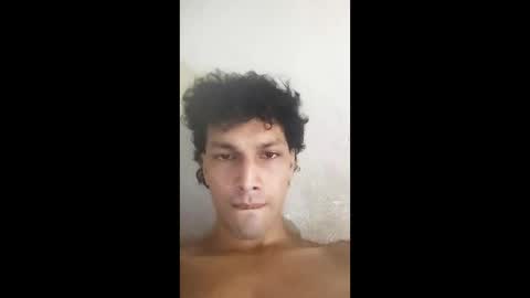 Snapshot of roskof69 chatting on 03/06/25, 07:43 Ribuu online show from 03/06/25, 07:43