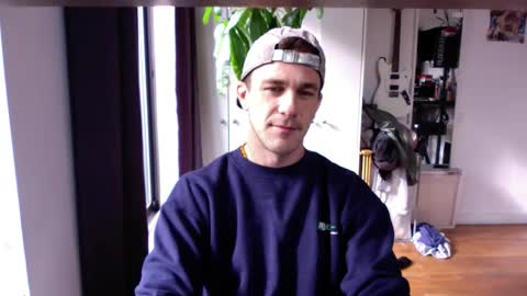 Snapshot of rosscollab chatting on 11/11/25, 03:01 RossCollab online show from 11/11/25, 03:01