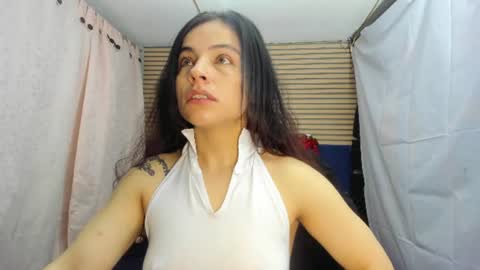 Snapshot of rosse_25 chatting on 06/14/26, 10:06 Would you like to help me with supplementation and sports suits so I can compete in powerlifting online show from 06/14/26, 10:06