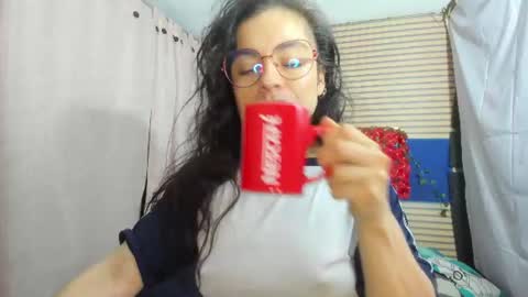 Snapshot of rosse_25 chatting on 06/20/26, 09:12 Would you like to help me with supplementation and sports suits so I can compete in powerlifting online show from 06/20/26, 09:12