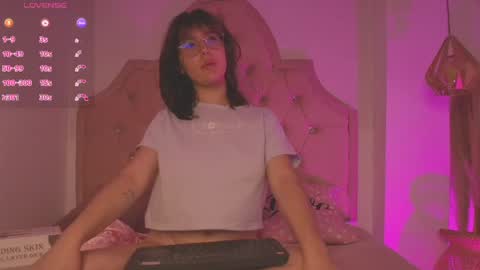 Snapshot of rosse__garden chatting on 05/21/26, 11:39 rosse garden online show from 05/21/26, 11:39