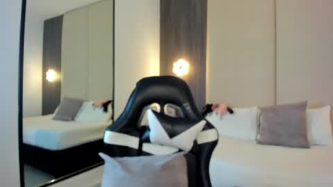 Snapshot of rosse_her chatting on 07/01/26, 06:07 R O S S E online show from 07/01/26, 06:07