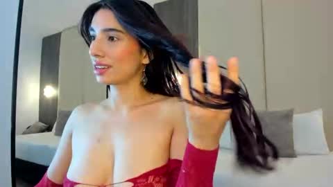 Snapshot of rosse_her chatting on 07/03/26, 11:38 R O S S E online show from 07/03/26, 11:38