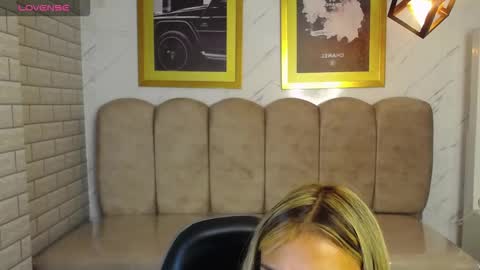 rosse jeane v online show from 12/18/25, 03:45