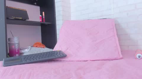 Snapshot of rosse_thompson11 chatting on 02/27/25, 08:42 rosse_thompson11 online show from 02/27/25, 08:42