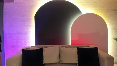 Rossie Rhoades online show from 01/11/25, 11:23
