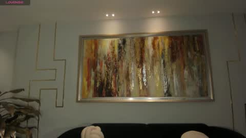 Snapshot of rossirivers chatting on 02/18/26, 12:12 Rossie Rivers online show from 02/18/26, 12:12