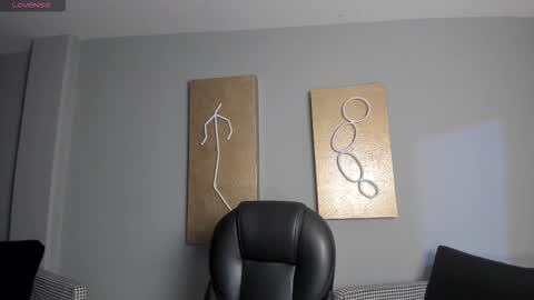 Snapshot of rossirivers chatting on 02/23/26, 12:13 Rossie Rivers online show from 02/23/26, 12:13