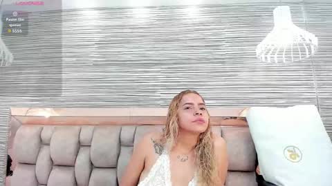 Snapshot of rossy_roose chatting on 02/22/26, 07:01 Rossy online show from 02/22/26, 07:01