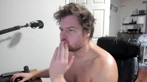 Snapshot of rostungurinn chatting on 01/03/25, 04:11 Rostungur online show from 01/03/25, 04:11