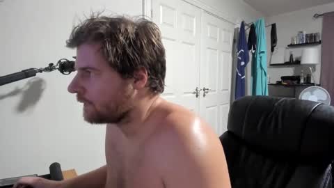 Snapshot of rostungurinn chatting on 01/11/25, 04:27 Rostungur online show from 01/11/25, 04:27